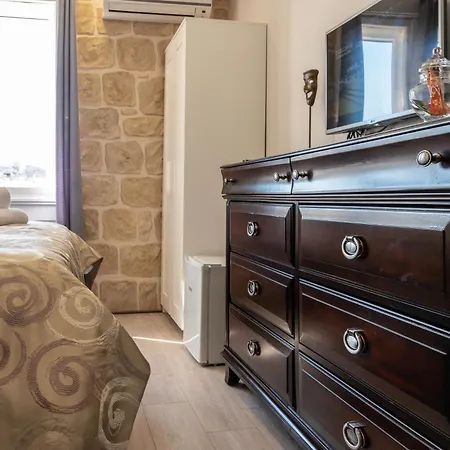 Queen Mary Luxury Apartamento *