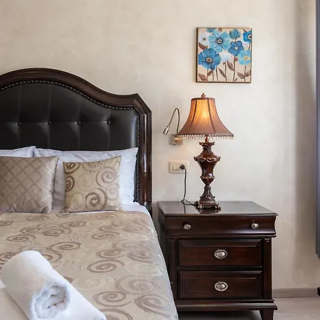 Queen Mary Luxury Split