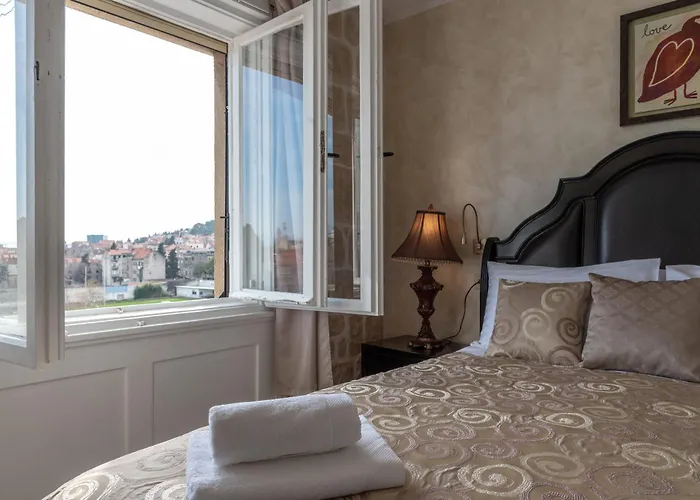 Queen Mary Luxury Appartamento