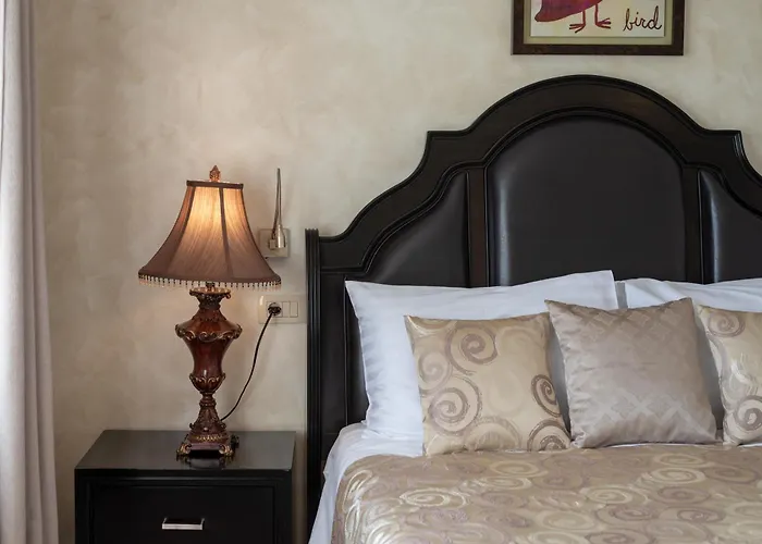 Queen Mary Luxury Split