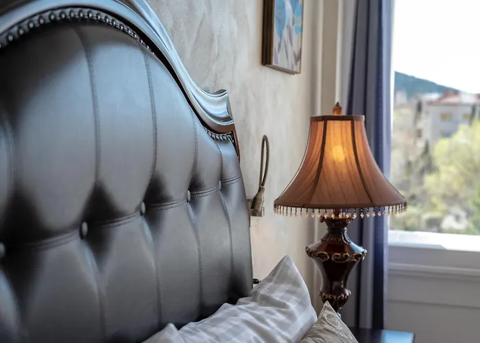 Queen Mary Luxury Split