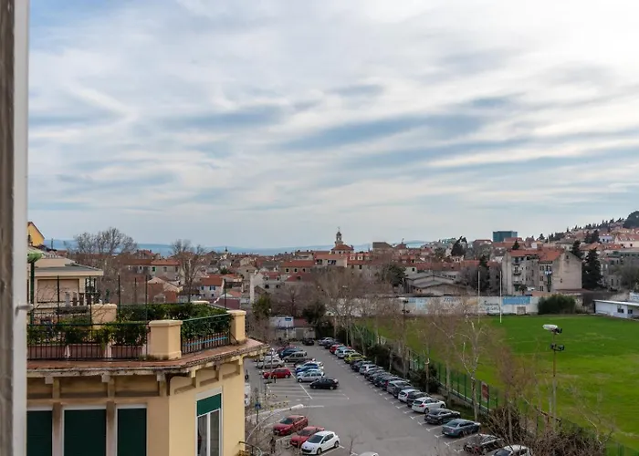 Queen Mary Luxury Apartman *